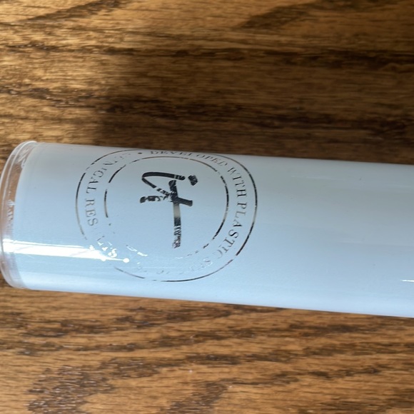 IT cosmetics CC Skin Perfecting Brush #702 NWT - Picture 2 of 4